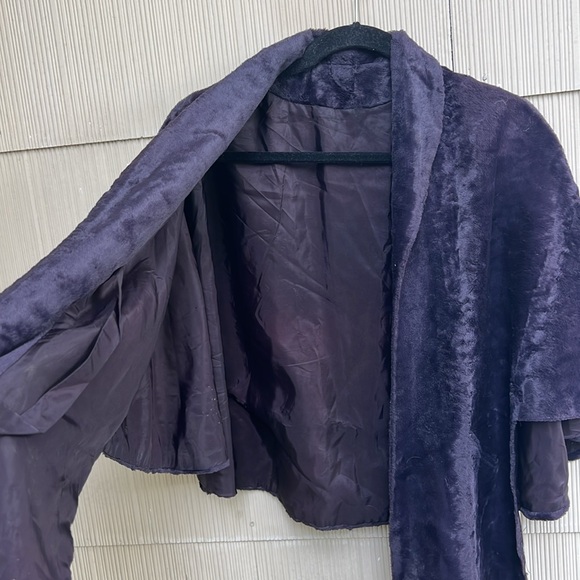 Vintage 1950s Plum Crushed Velvet Cape  OS - Picture 3 of 5